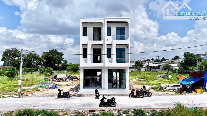 BÁN GẤP Lô Đất Đẹp  Thủ Dầu Một – 1.1 Tỷ – Xây Tự Do – Sổ Riêng – Gần UBND, Trường Học