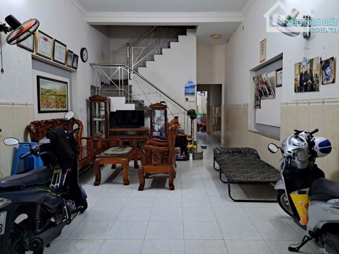 BÁN NHÀ 1 TRỆT 1 LẦU 90M2 THỔ CƯ HẺM XE HƠI 7 CHỖ TRÁNH NHAU PHƯỜNG RẠCH DỪA GIÁ 6,4 TỶ