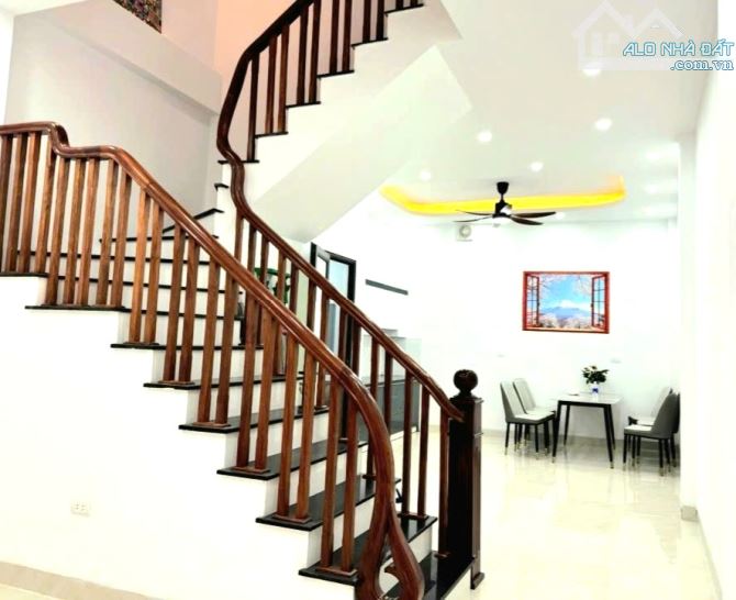 Bán gấp nhà dt42m2×5 tầng ô tô đỗ,  giá nhỉnh 6tỷ Phan Trọng Tuệ