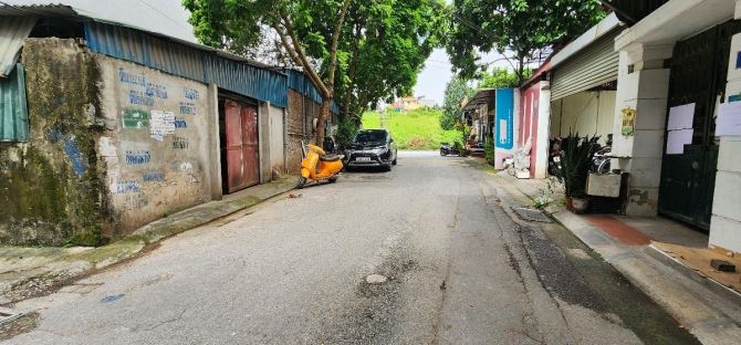 Lô góc- 2 mặt tiền rộng đẹp - ô tô vào nhà- trong đê Ngọc Thụy- 76m