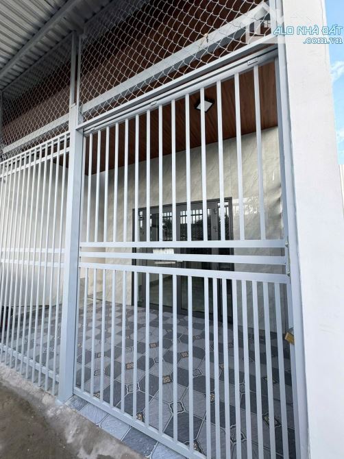 Nhà mới xây hẻm ba gác P5 TP Tân An
