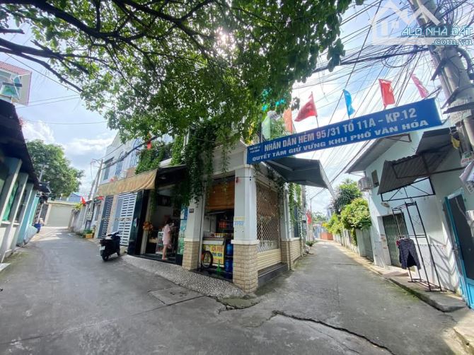 Bán Nhà 1 Trệt 1 Lầu Góc 2 Mặt Tiền Kinh Doanh sau Trường Chính Trị - P. An Bình