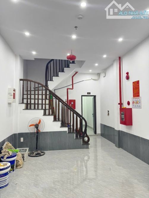 TOÀ CCMN ĐỊNH CÔNG THƯỢNG 45M 5T MT4M DOANH THU 400TR/nam NGÕ BA GÁC ĐẸP XỊN HIẾM