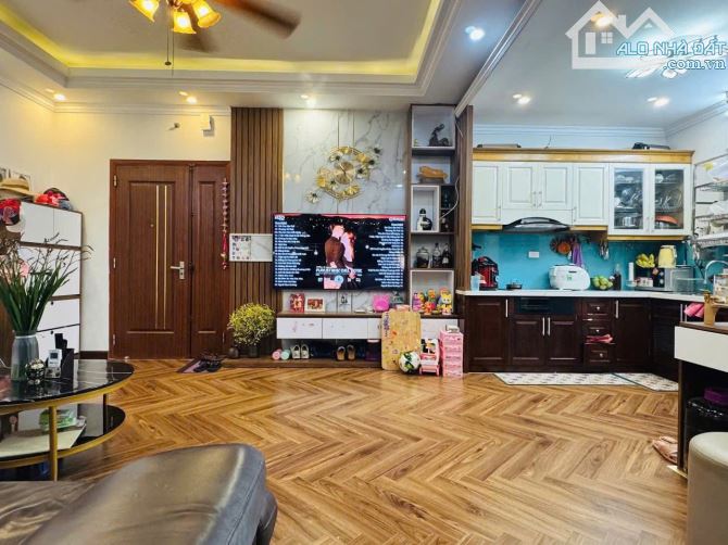 Bán căn hộ Bộ khoa học công nghệ - Nguyễn Văn Huyên 100m2 2pn 2vs 7.98 tỷ full NT