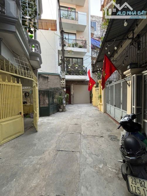 B.á.n căn nhà Kim Ngưu_35m/ 5 tầng_Hơn 8 tỷ (có TL) - vị trí rất đẹp