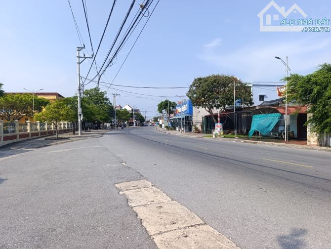 Cực víp, Đất biển Quất Lâm 110m2, trục chính kinh doanh đường 3 ô tô tránh giá 1.95 tỷ