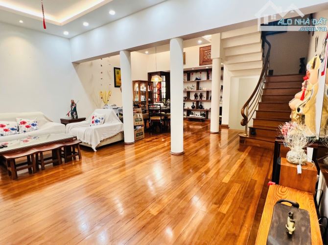 BÁN NHÀ ĐẸP TẠI PHỐ LINH LANG QUẬN BA ĐÌNH