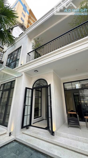 Nhà Hiếm Nhất Đakao Quận 1 - Đường Nguyễn Thành Ý - 8x18m 3 Tầng - 50 Tỷ