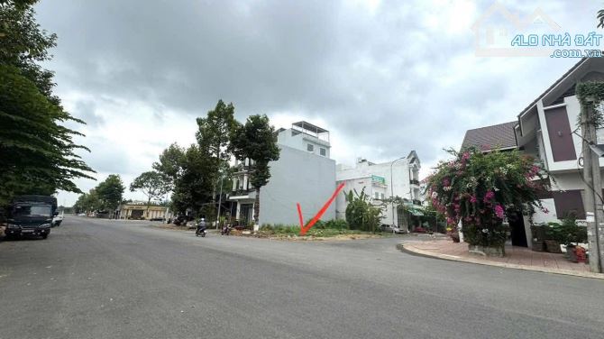 CẶP NỀN 16 TỶ GÓC VỊ TRÍ ĐẸP ĐƯỜNG A10 GIAO ĐƯỜNG B28 KDC HƯNG PHÚ, TP CẦN THƠ