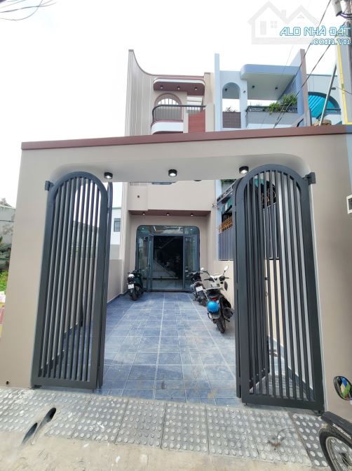 nhà 106,2m2 3ty850 TL sân xe hơi 7 chỗ, gần đường Bùi Hữu Nghĩa 300m, p.Tân Hạnh
