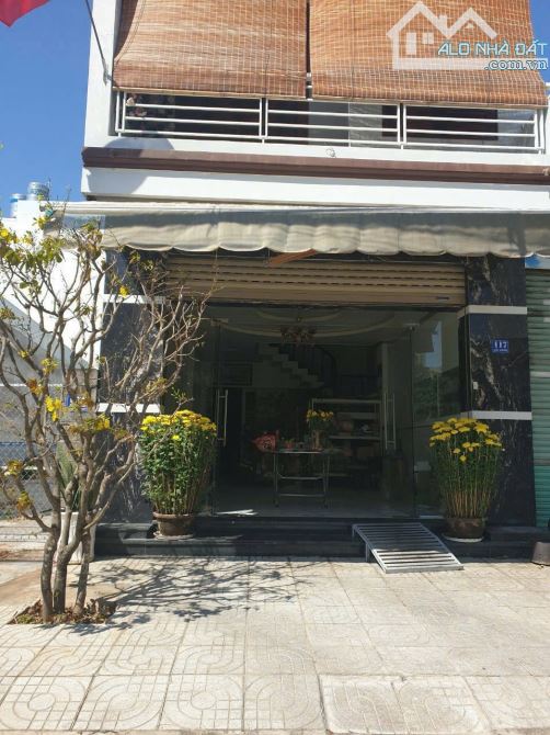 Bán nhà 1 trệt 3 lầu Đường Đỗ Hành gần lotte mart Phan thiết