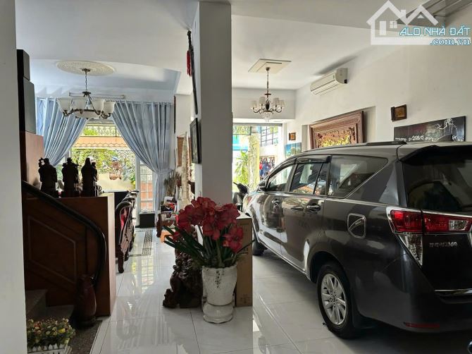Bán Biệt Thự Mặt Tiền Điện Biên Phủ,Gần Pasteur – DT 400m² (CN 336m²), 2 lầu, Giá 199 tỉ
