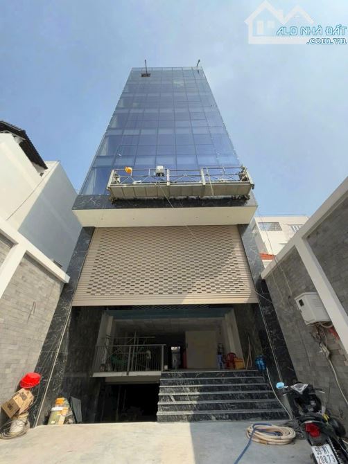 CHO THUÊ TÒA NHÀ 340B NGUYỄN THỊ THẬP Q7, DIỆN TÍCH: 9x36M, HẦM 8 LẦU TM PCCC, GIÁ 350TR