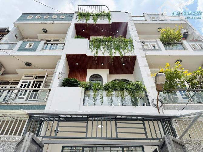 Căn nhà 62m² Đ. Tô Hiến Thành, Q10 giá 3.89 tỷ - Cơ hội kinh doanh tuyệt vời!