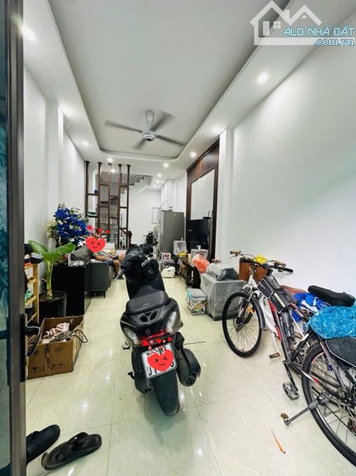 +1 MỄ TRÌ THƯỢNG - 7.3 TỶ - NHÀ ĐẸP NGÕ THÔNG Ô TÔ - 3 GÁC VÀO TẬN CỬA