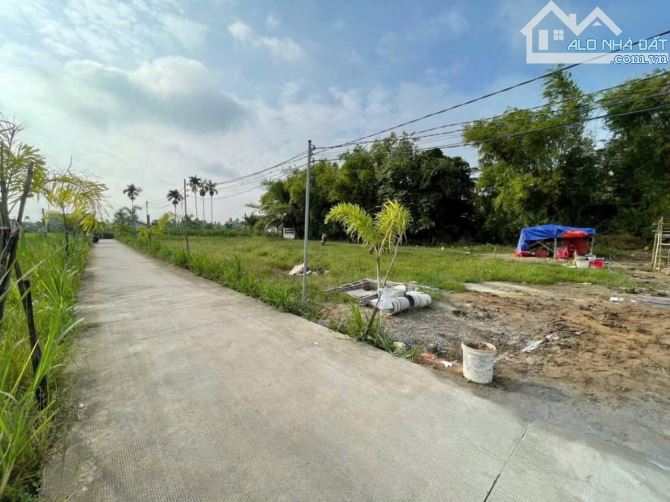 ✅ Bán đất thổ ,đường oto thuộc Ấp Bà Phổ ,  Bình Thạnh , Thủ Thừa _ DT : 5 x 22m2