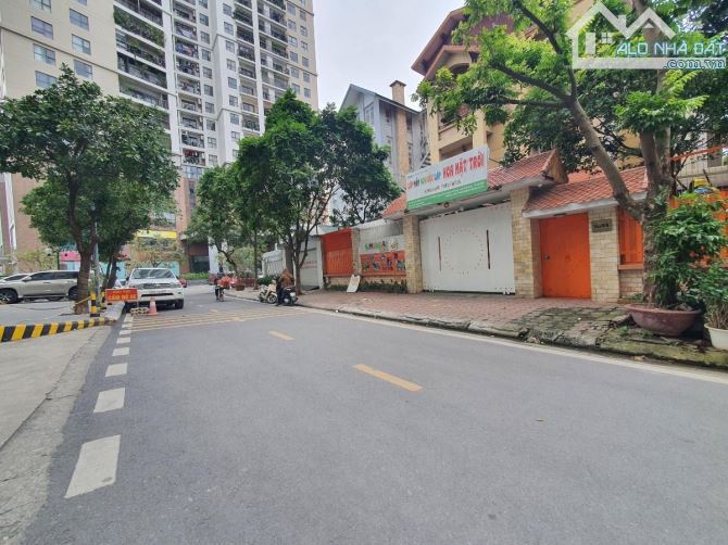 TRUNG TÂM CẦU GIẤY 50m MT4m 16.5 TỶ 6 TẦNG THANG MÁY Ô TÔ TRÁNH
