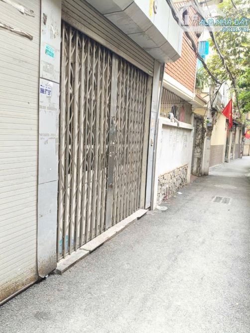 BÁN NHÀ CẦU GIẤY, DT35M 5TẦNG, NGÕ NÔNG, THÔNG, Ô TÔ ĐỖ GẦN NHÀ. Nhỉnh 8 tỷ