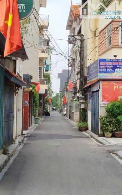 NHÀ 3 TẦNG KHU VỰC CHỢ KIM – ĐƯỜNG NHỰA Ô TÔ – KINH DOANH CỰC ĐỈNH!
