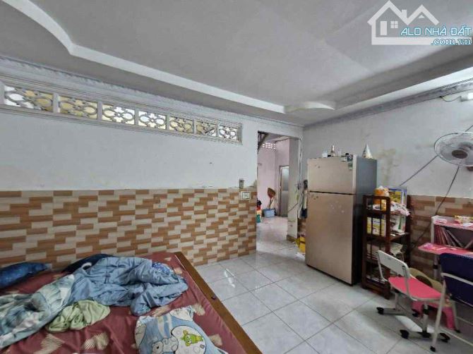 bán nhà 2 mặt tiền hẻm xe hơi ngag 6.5 nở hậu 9m đình phog phú