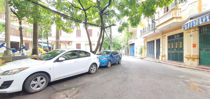 Bán nhà phố Nguyên Hồng, ô tô, kinh doanh, lô góc, 57mx4T, ngõ thông, 3 thoáng, hơn 10 tỷ