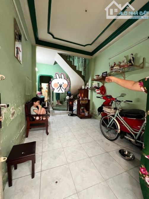 Nguyễn Chí Thanh. Q10. Hẻm ba gác. Nhà 4 tầng BTCT. 3PN. Sân thượng. Chỉ hơn 4 tỷ