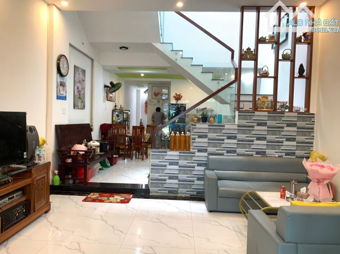 Bán nhà 2 tầng kiên cố đẹp đường 7m5 Trà Khê 7 sát bên CĐ du lịch và khu FPT giá rẻ