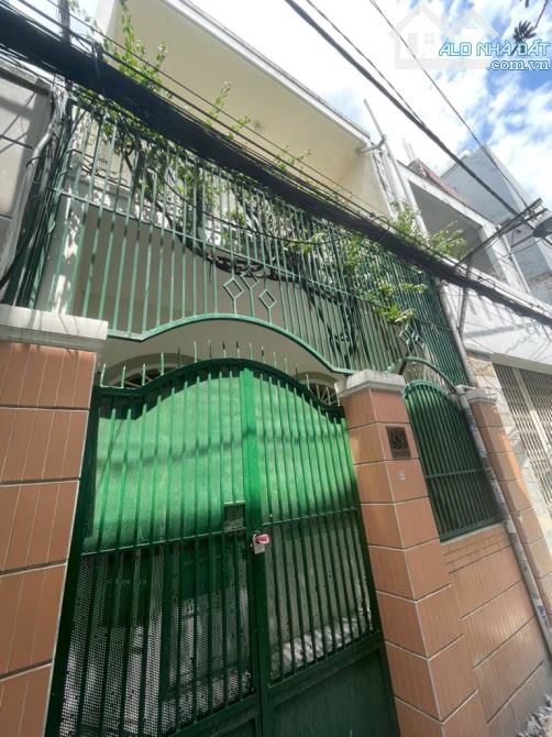 Trường Chinh, P4, Tân Bình, Ngay Ga MeTro Số 2 ,DT 4x18 , Giá 7,4 Tỷ