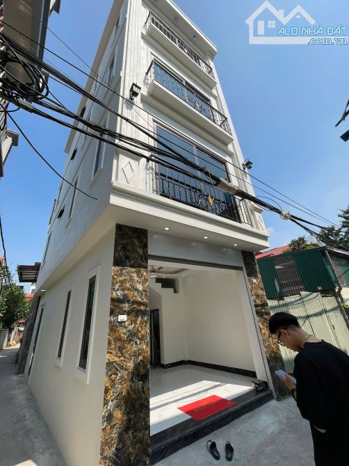 Bán nhà gần ga nhổn 45m2 5 tầng lô góc 7 ngủ vừa ở vừa cho thuê sinh viên giá 5 tỷ 05