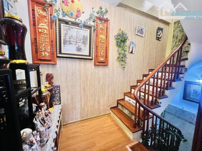 CẦU GIẤY - NHÀ 6 TẦNG, 30/35M2 - NGÕ THÔNG GẦN MẶT PHỐ - SỔ ĐỎ CHÍNH CHỦ - GIÁ 8.3 TỶ - 10