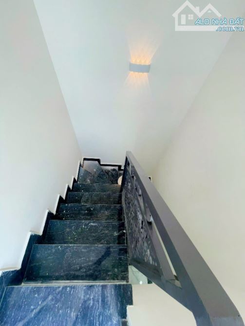 BÁN NHÀ CHDV 3 TẤM TẠI Q4 MỚI ĐẸP 10PN 11WC GIÁ 8TỈ799 KHU DÂN CƯ 2 MẶT TIỀN HÀNG NGON - 10