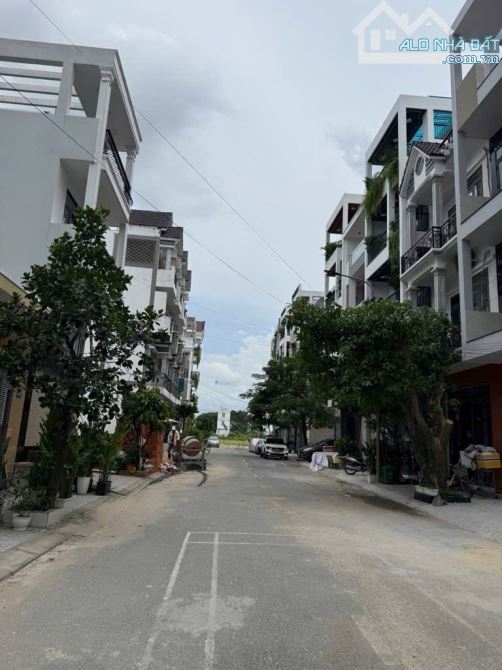 Nhà 5 TẦNG, đường THỚI AN 28, Phường Thới An, Q.12, dt 63m2 (4,5mx14m),💰8,5Tỷ. Đường 12m - 10
