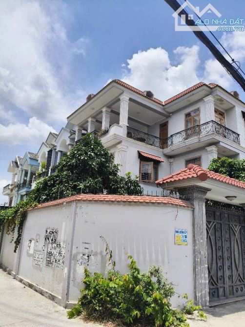 Chính chủ Lô góc, Thạnh Xuân 33, 13m x16m, xe hơi ngủ trong nhà, 3 Tầng BTCT , Nhỉnh 12 ỷ - 11