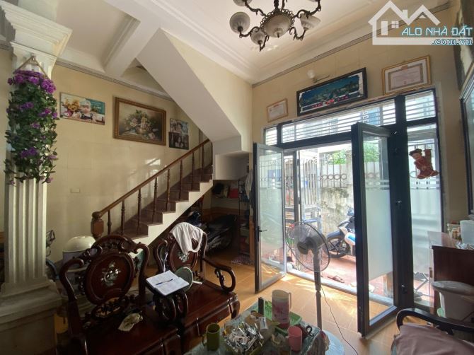 NHÀ ĐẸP TRẦN THÁI TÔNG ĐANG LÀM SỔ, RỘNG, NGÕ THÔNG, NGẮN, DT 36M2 GIÁ 7,1 TỶ (BAO SỔ) - 1