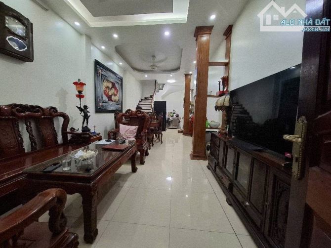 NHÀ ĐẸP DÂN XÂY HOÀNG HOA THÁM - 10M RA Ô TÔ - GẦN BÁCH THẢO - 1