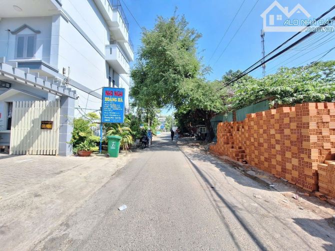 Đất 391m2 giảm sâu chỉ 10 tỷ anh em thiện chí p Bình Hoà TP Thuận An - 1