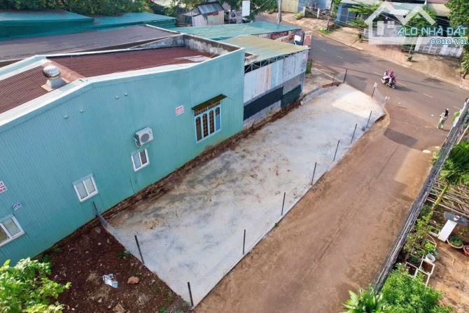 BÁN ĐẤT PHƯỜNG BMT, GÓC 2MT ĐƯỜNG ĐỒNG KHỞI  5TY750TR 6X26 TC FULL  KINH DOANH BUÔN BÁN  M - 1