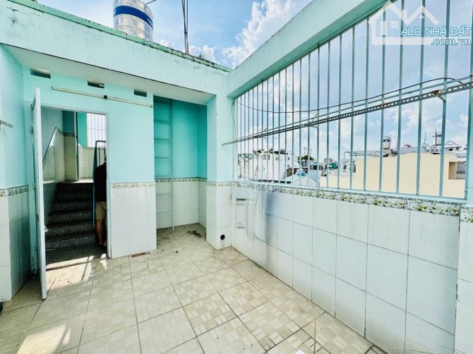 CHDV 5 TẦNG 6 PN, MẶT TIỀN ĐƯỜNG BÊ TÔNG 6M, GIÁP QUẬN 1, PHÚ NHUẬN - BÁN GẤP 6,6 TỈ - 1
