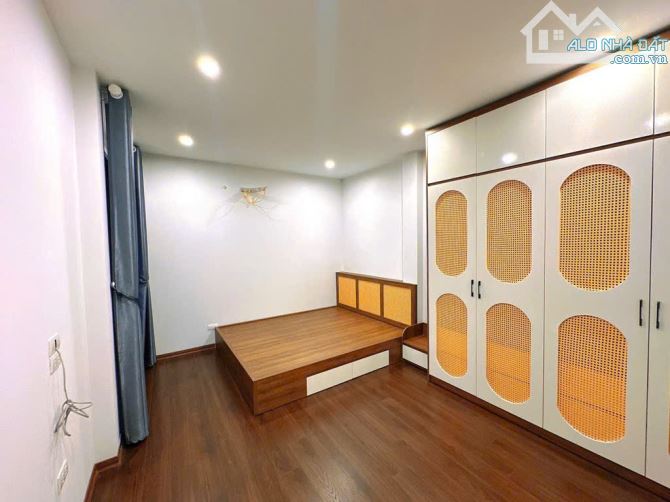 NHÀ TRUNG TÂM CẦU GIẤY – 30/35M² x 6 TẦNG – 3 BƯỚC RA PHỐ – GIÁ 8.2 TỶ - 1