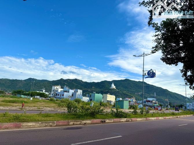 Bán lô đất trục chính Hoàng Sa - Cát Tiến, Ngay bãi tắm Cát Tiến - 6