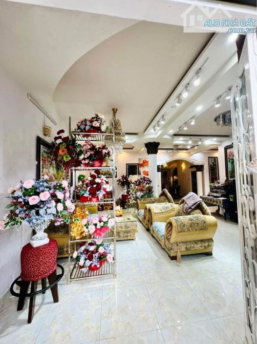 Biệt thự phong cách cổ điển - Ngô Thỳ sỹ. Đà Lạt - 19.6 tỷ - 1