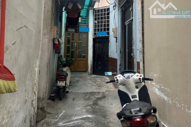 Bán nhà hẻm Văn Chung, Tân Bình, 44 m² (4m x 11m), gần mặt tiền - Giá 4.9 tỷ TL - 1