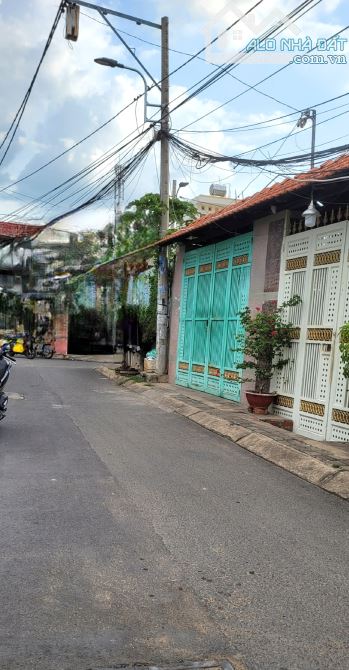 Bán nhà đẹp 3 lầu giá rẻ Q8, diện tích lớn 100m2[4m × 25m] xe hơi vào nhà, SHR hiện hữu - 1
