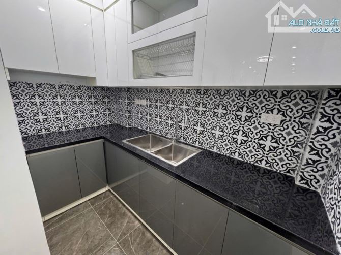 🏡 CẦN BÁN NHÀ NGUYỄN CHÍ THANH – 30M² x 6 TẦNG – GIÁ CHỈ 5.5 TỶ - 1