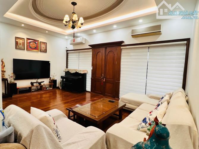 BÁN NHÀ ĐẸP TẠI PHỐ LINH LANG QUẬN BA ĐÌNH - 1