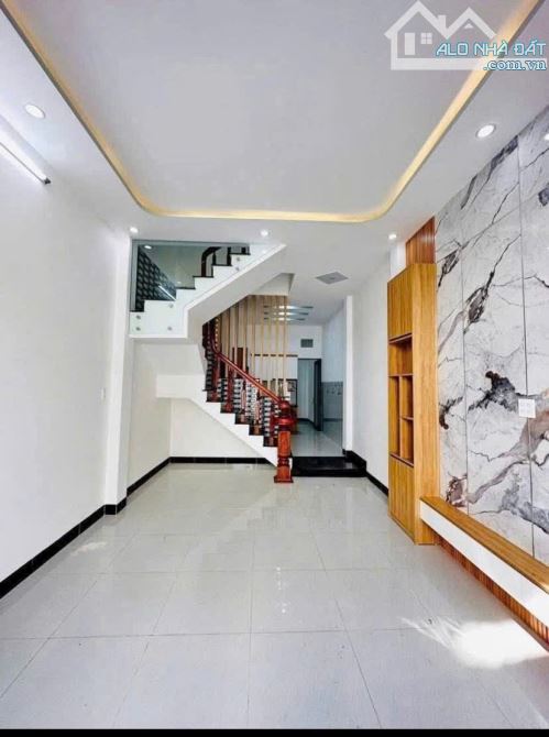 Bán nhà sau căn mặt tiền,đường NGUYỄN THÁI HỌC (p.NGUYỄN VĂN CỪ cũ) nay p.QUI NHƠN NAm - 1