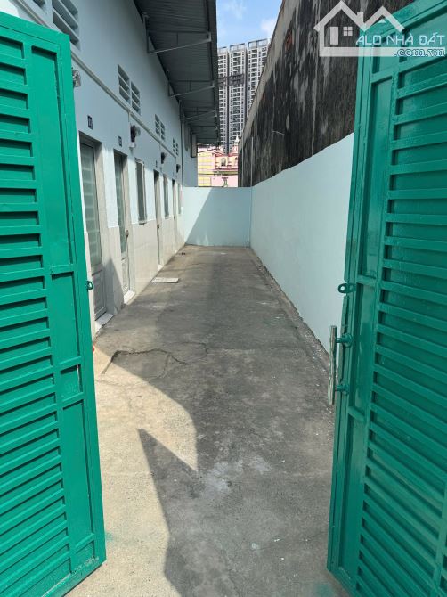 Bán dãy trọ 4 phòng Linh Trung,Thủ Đức,94,2m2,hẻm xe hơi giá chỉ 5,6 tỷ - 1