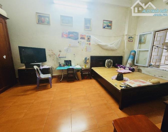 HOÀNG QUỐC VIỆT - VÕ CHÍ CÔNG - DÂN XÂY - LÔ GÓC - DT 40M - 7,2 TỶ - 1