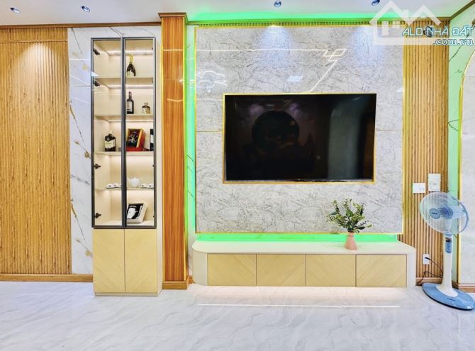 CHÚ NGỌC BÁN NHÀ CHO THUÊ 24TRIỆU VÕ VĂN TẦN, PHƯỜNG 5, QUẬN 3. GIÁ 5TỶ330/72M2(4x18M) - 1