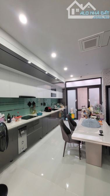 Bán nhà 1 trệt 2 lầu khu phố biển rạng đông Hướng Nam view công viên - 1